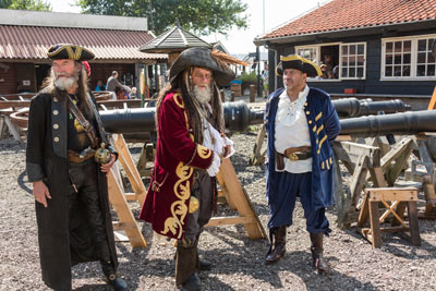 ohnny-Teague-Roberto on shore (Photo:Lux Homini)