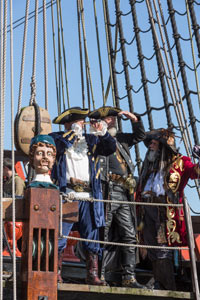 Roberto-Johnny-Teague, officers on the bridge (Photo:Lux Homini)